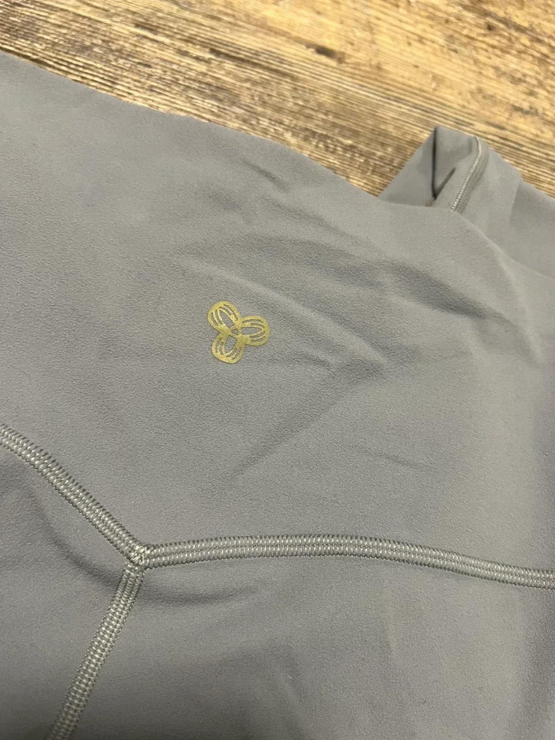 Aritzia Golden Leggings Size 2 thumbnail