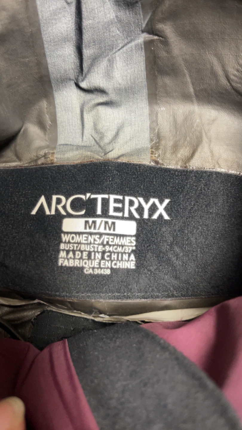 Arc'teryx Gore-Tex Women's Jacket - Size M - photo 2
