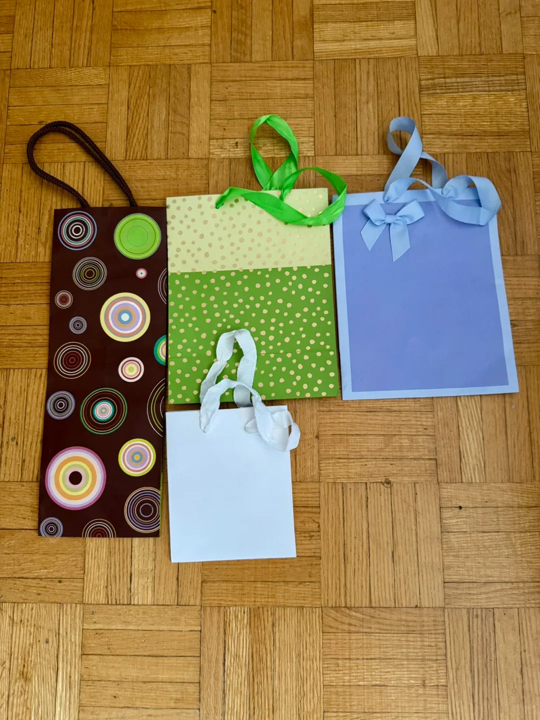 Assorted Gift Bags image indicator(2)