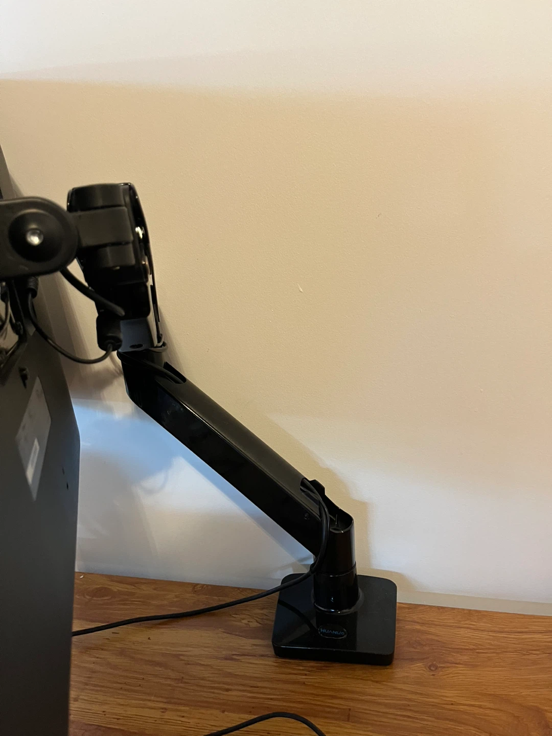 LG 27" Monitor with Ergo Stand - photo 3