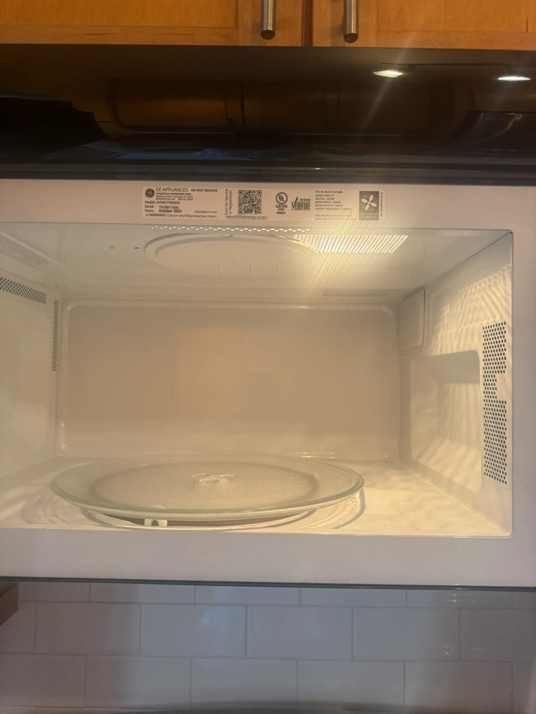 GE Microwave Oven - photo 2