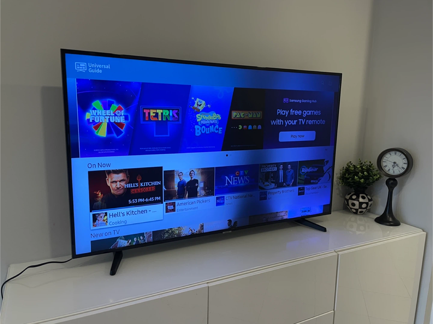 Samsung 55" 4K UHD Smart TV - UN55NU6900