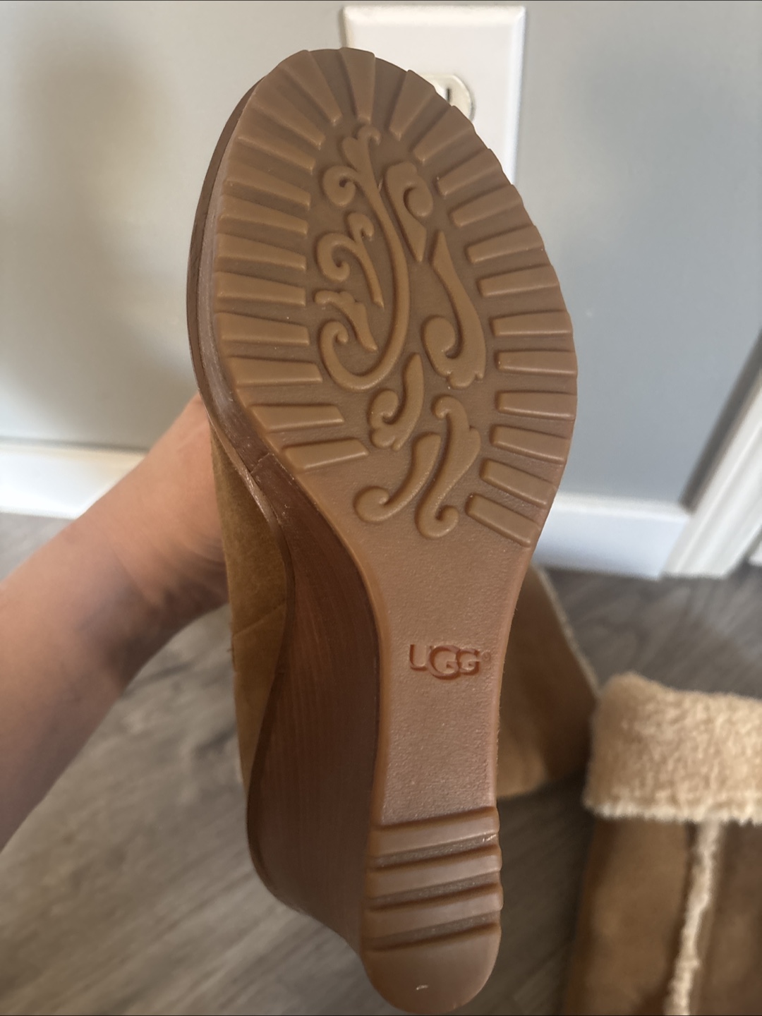 UGGS Platform Boots - photo 2