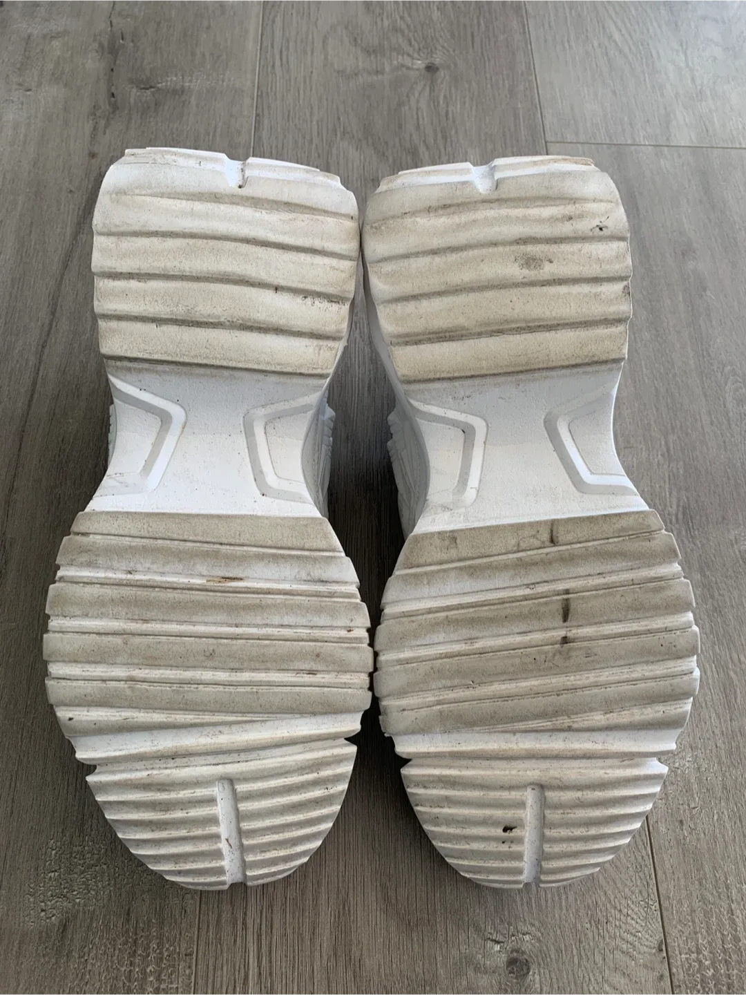 EXSS SS  White Sneakers size 42 image indicator(8)