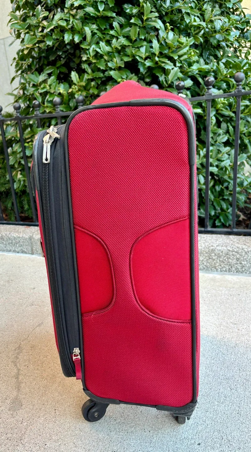Samsonite Expandable Red Carry-On Suitcase image indicator(4)