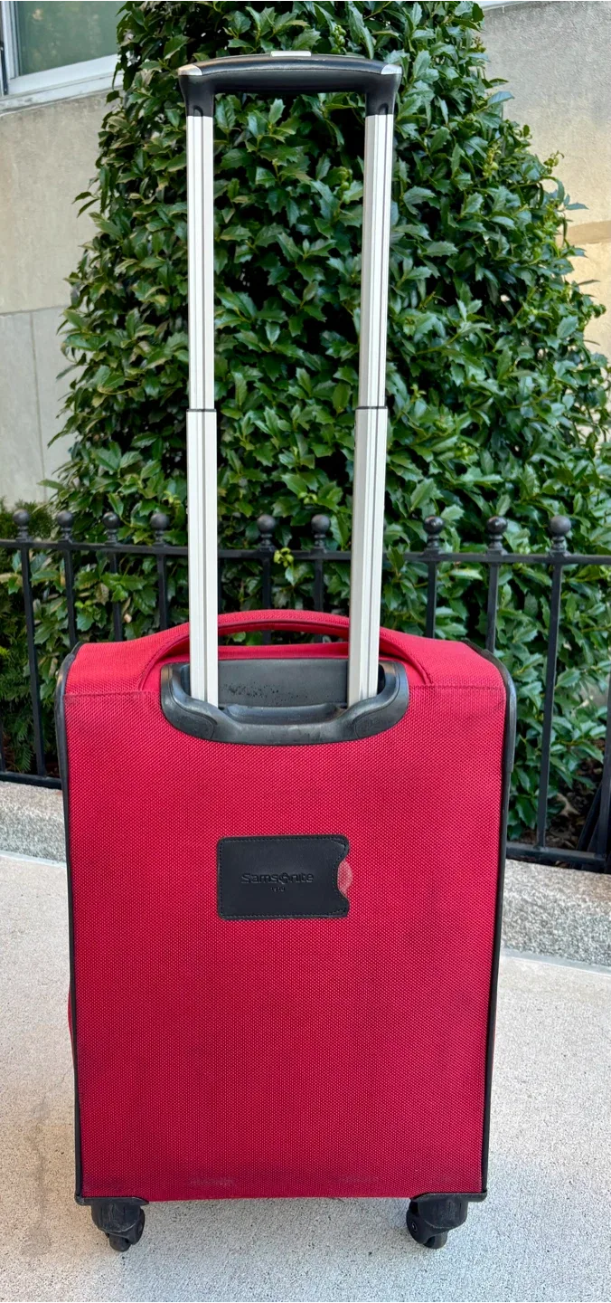 Samsonite Expandable Red Carry-On Suitcase image indicator(3)