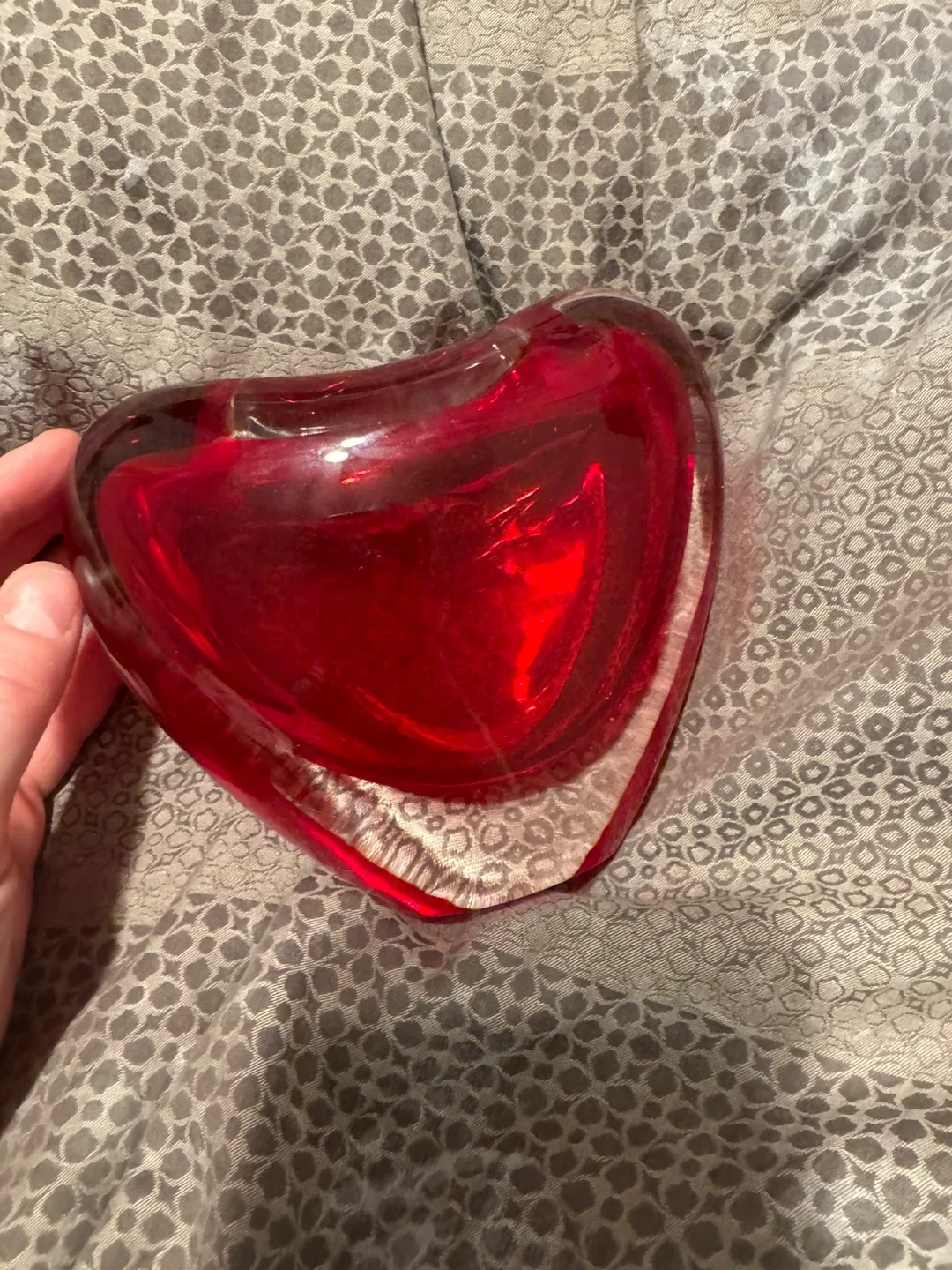 Red Glass Heart Vase image indicator(2)