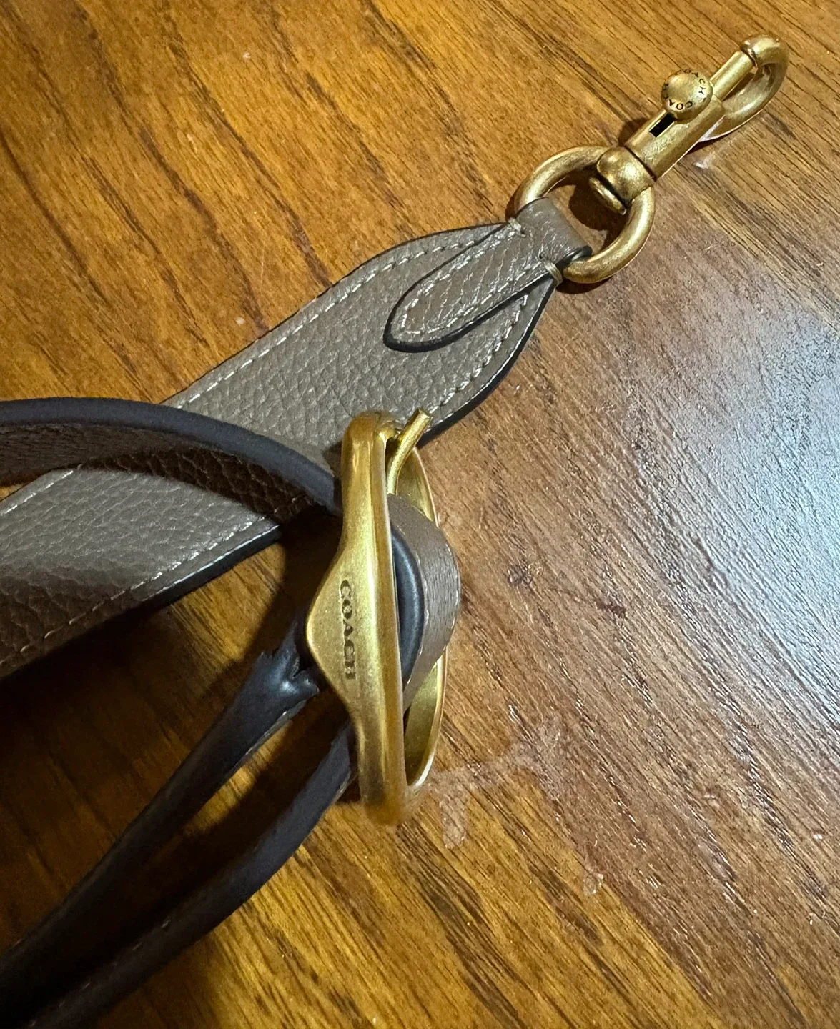 New Coach Tabby Bag 26”in Taupe Pebbled Leather image indicator(6)