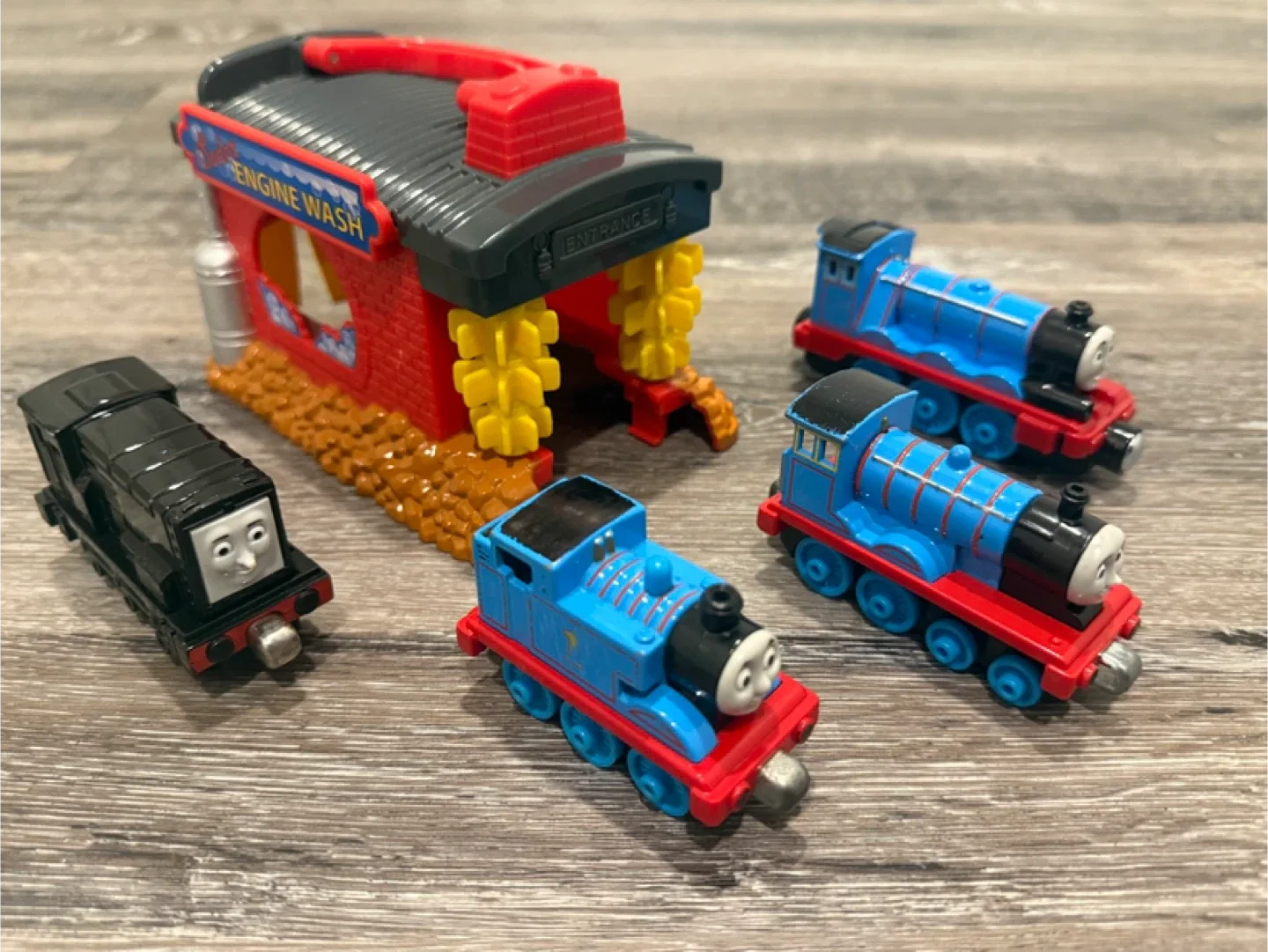 Thomas & Friends Engine Wash & Trains thumbnail
