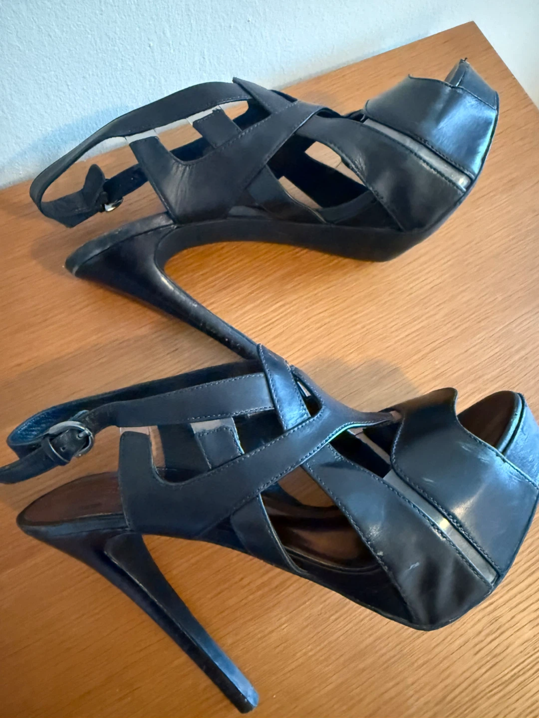 Guess by Marciano Black Heels Size 8 - photo 5
