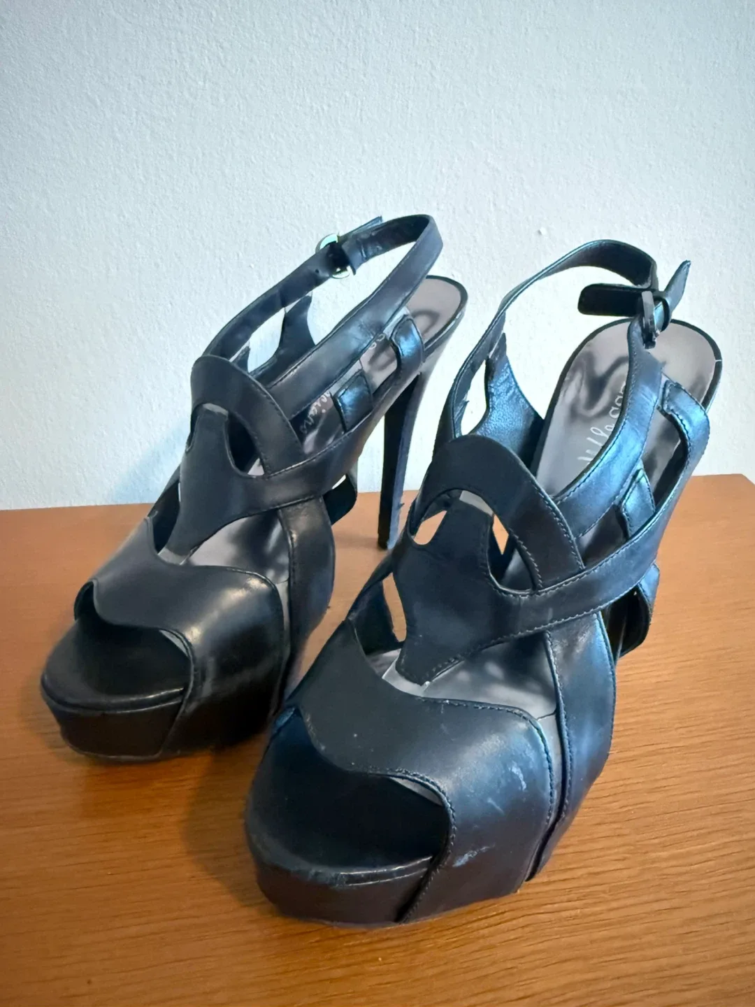 Guess by Marciano Black Heels Size 8
