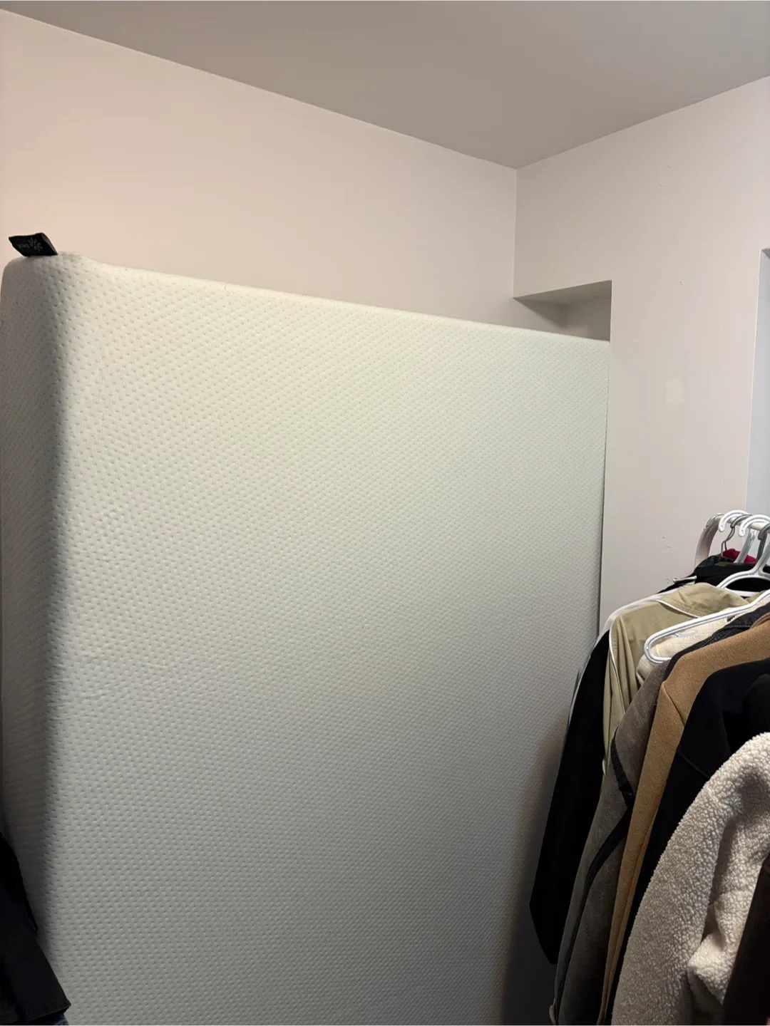 Zinus 8-Inch Green Tea Memory Foam Full Mattress image indicator(2)