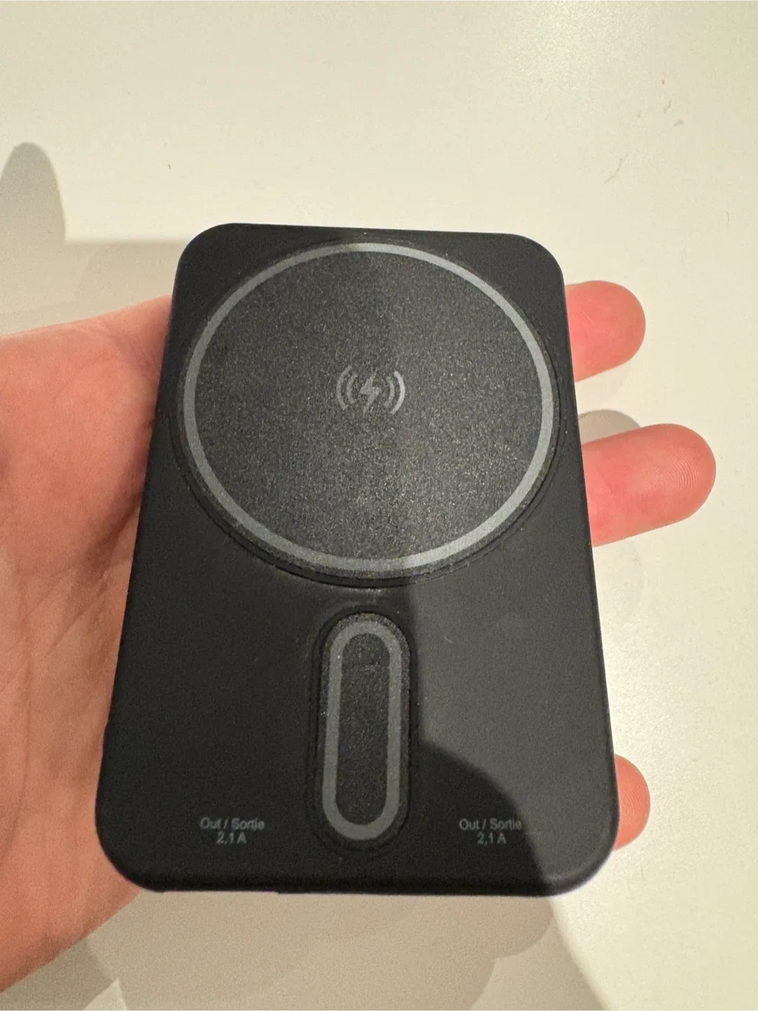 Merkury Innovations BOLT 10,000mAh Power Bank - Black image indicator(3)