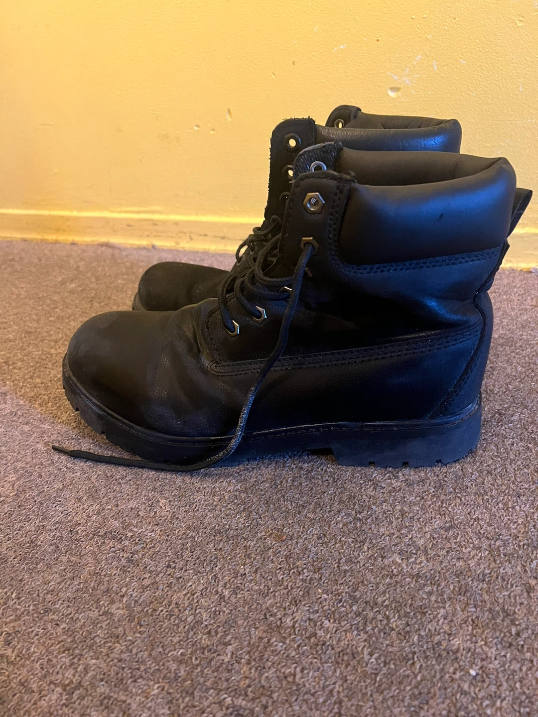 Men’s Size 11 Black Timberland Boots