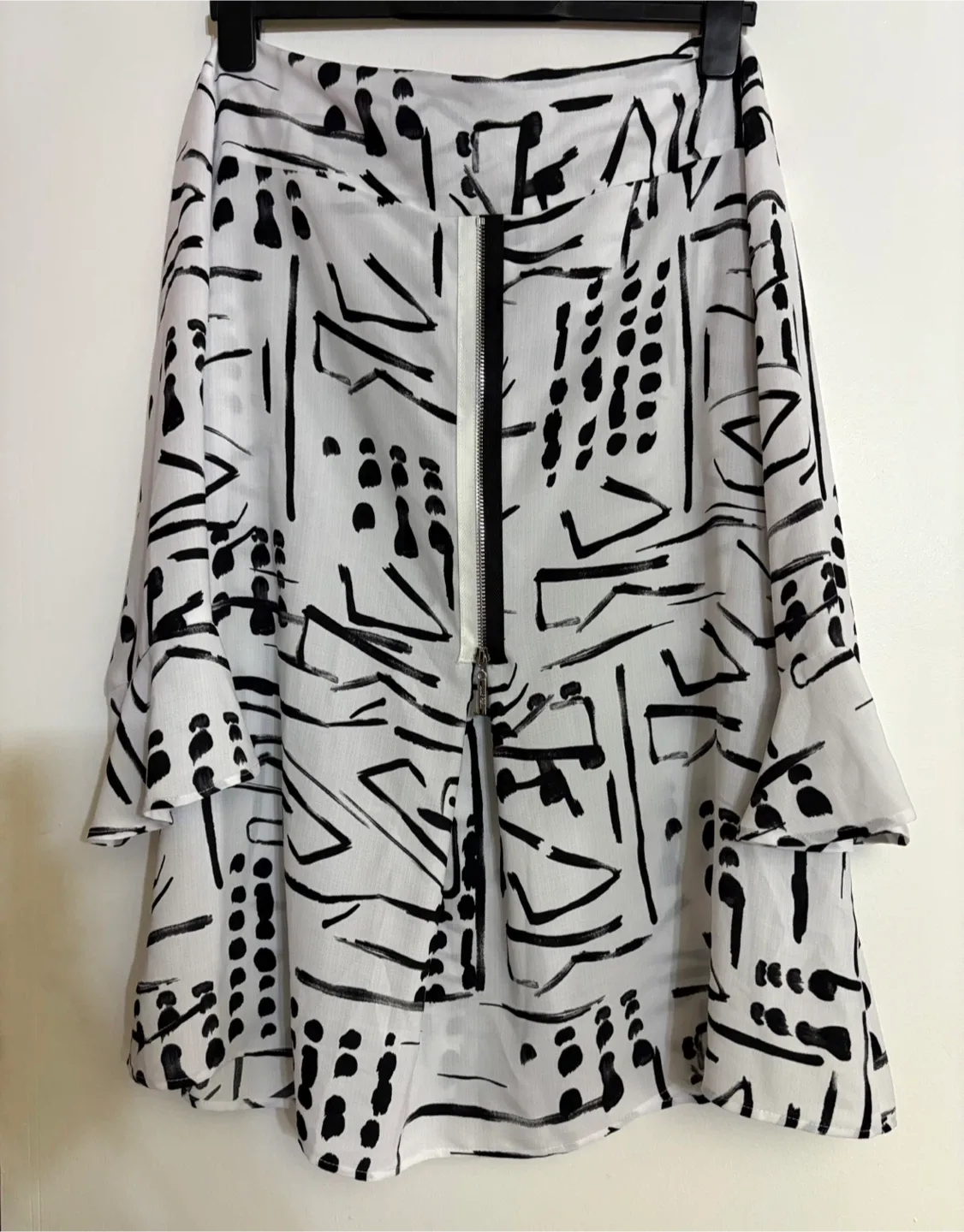 Joseph Ribkoff Blouse - Size 12 - Black & White image indicator(5)
