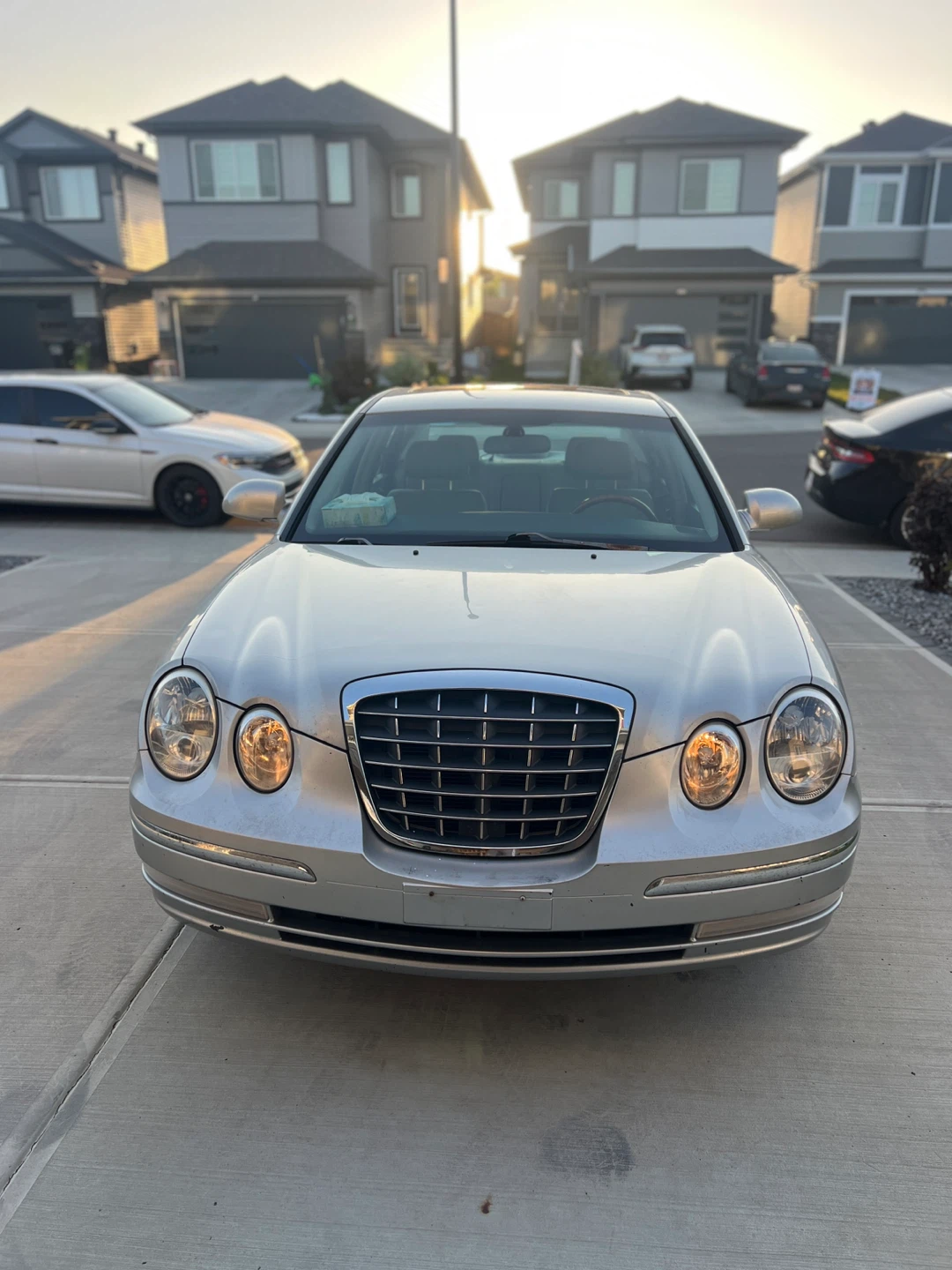Kia Amanti Silver Sedan Car 2004 Model | Moving Out Sale