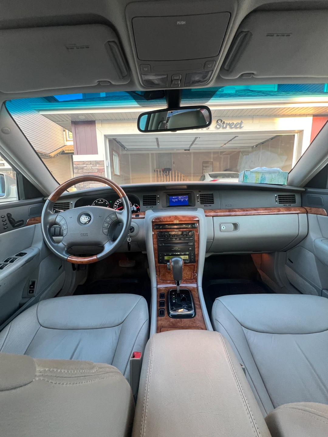 Kia Amanti Silver Sedan Car 2004 Model | Moving Out Sale - photo 5