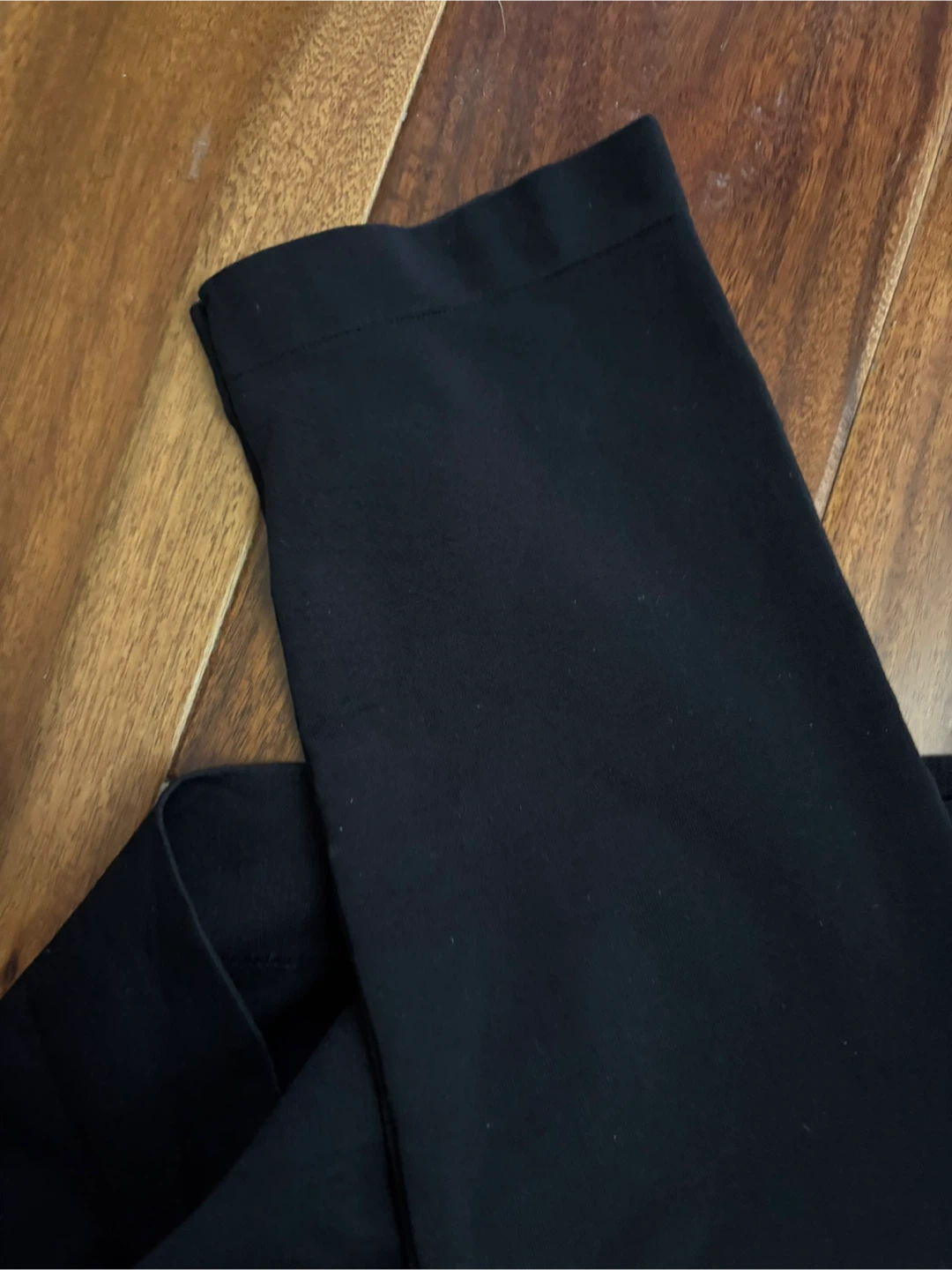 Le Chateau Black Leggings Size G/L - photo 4