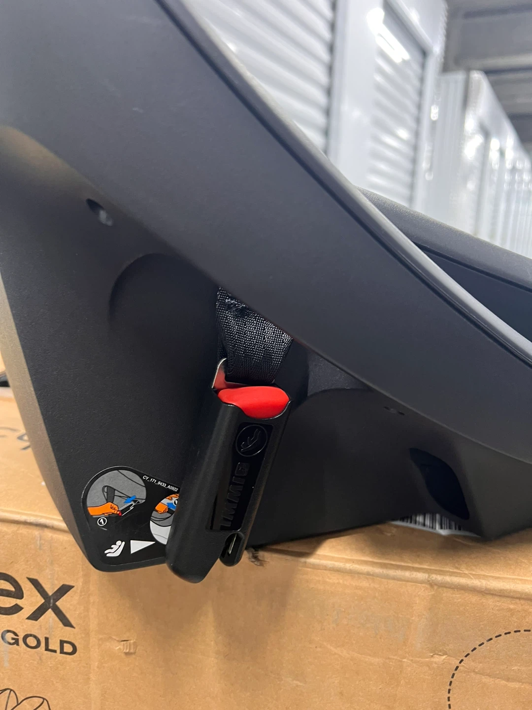 Cybez Aton G Swivel Car Seat Base - Moon Black - photo 3