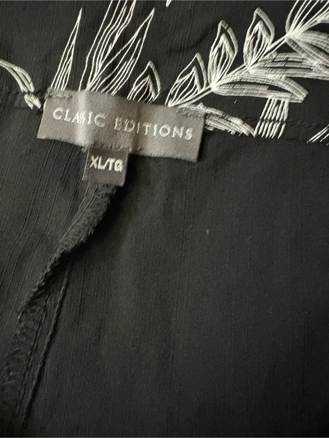 Classic Editions XL/TG Black Floral Capri Pants image indicator(2)