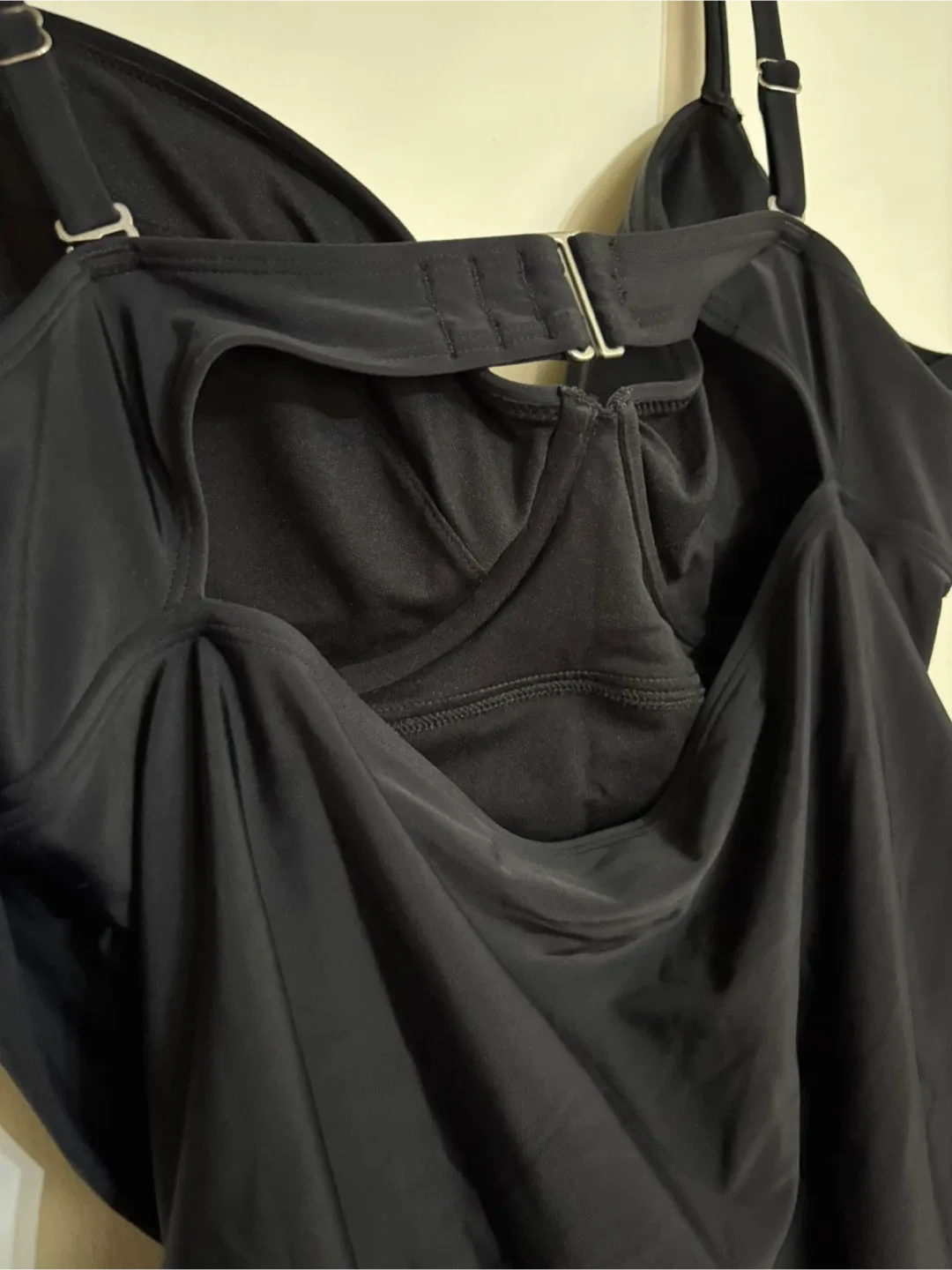 Old Navy Black Swimsuit XXL image indicator(4)