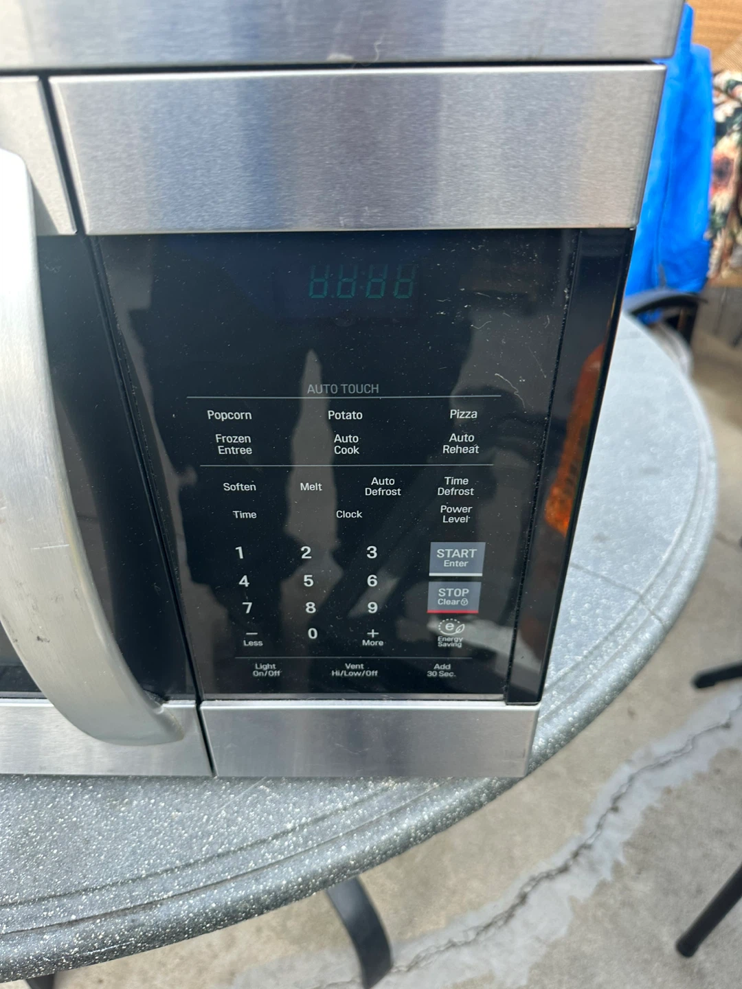 LG Microwave Oven LMV1762ST - photo 2