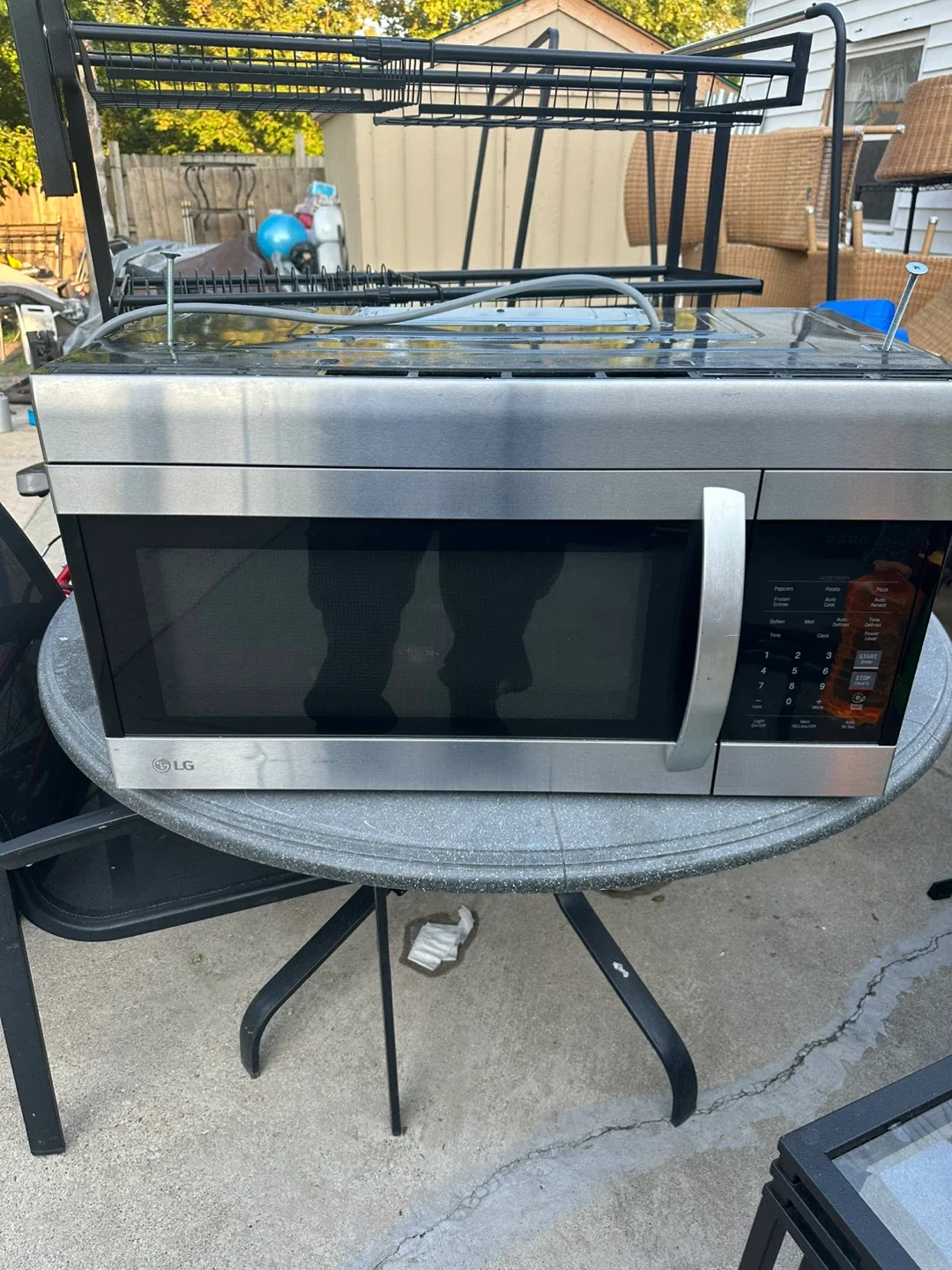 LG Microwave Oven LMV1762ST