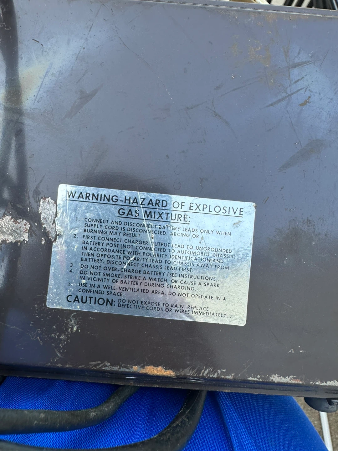 Sears 12V Battery Charger - photo 2