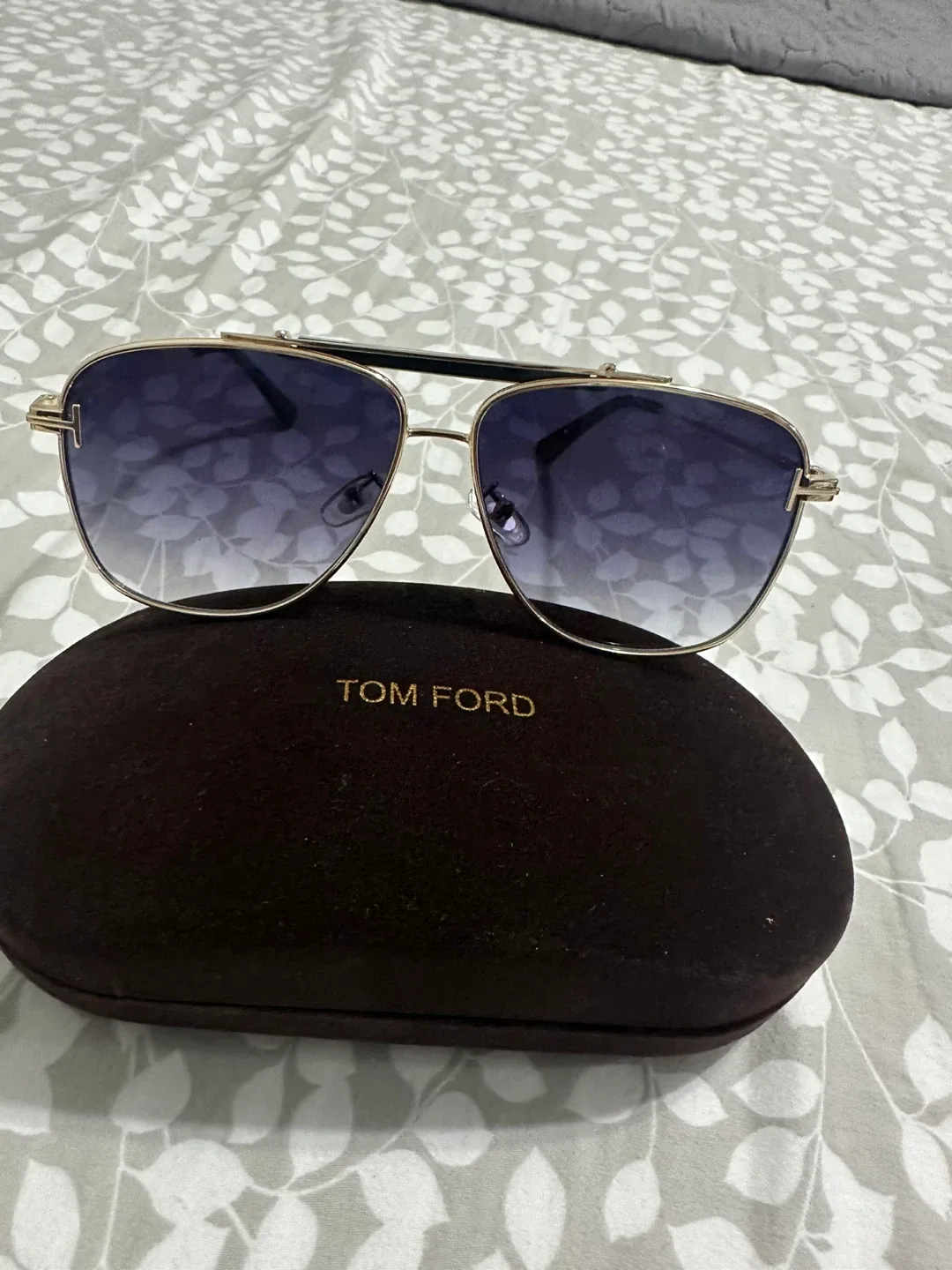 Tom Ford Aviator Sunglasses thumbnail