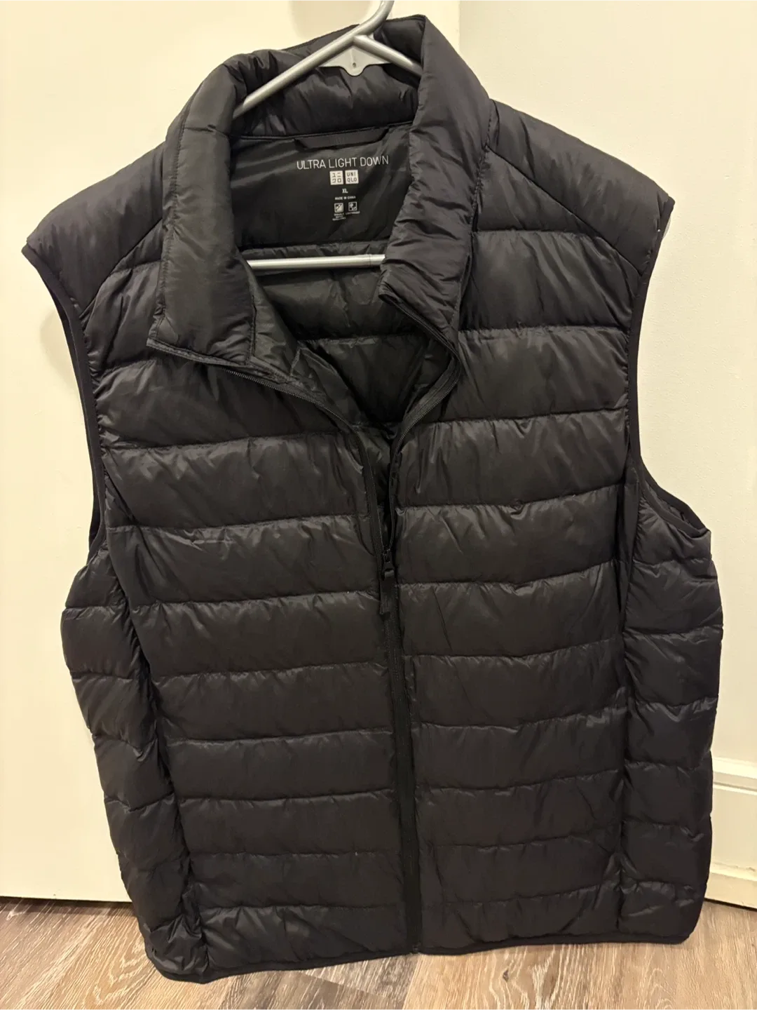 Uniqlo Ultra Light Down Vest - Black XL thumbnail