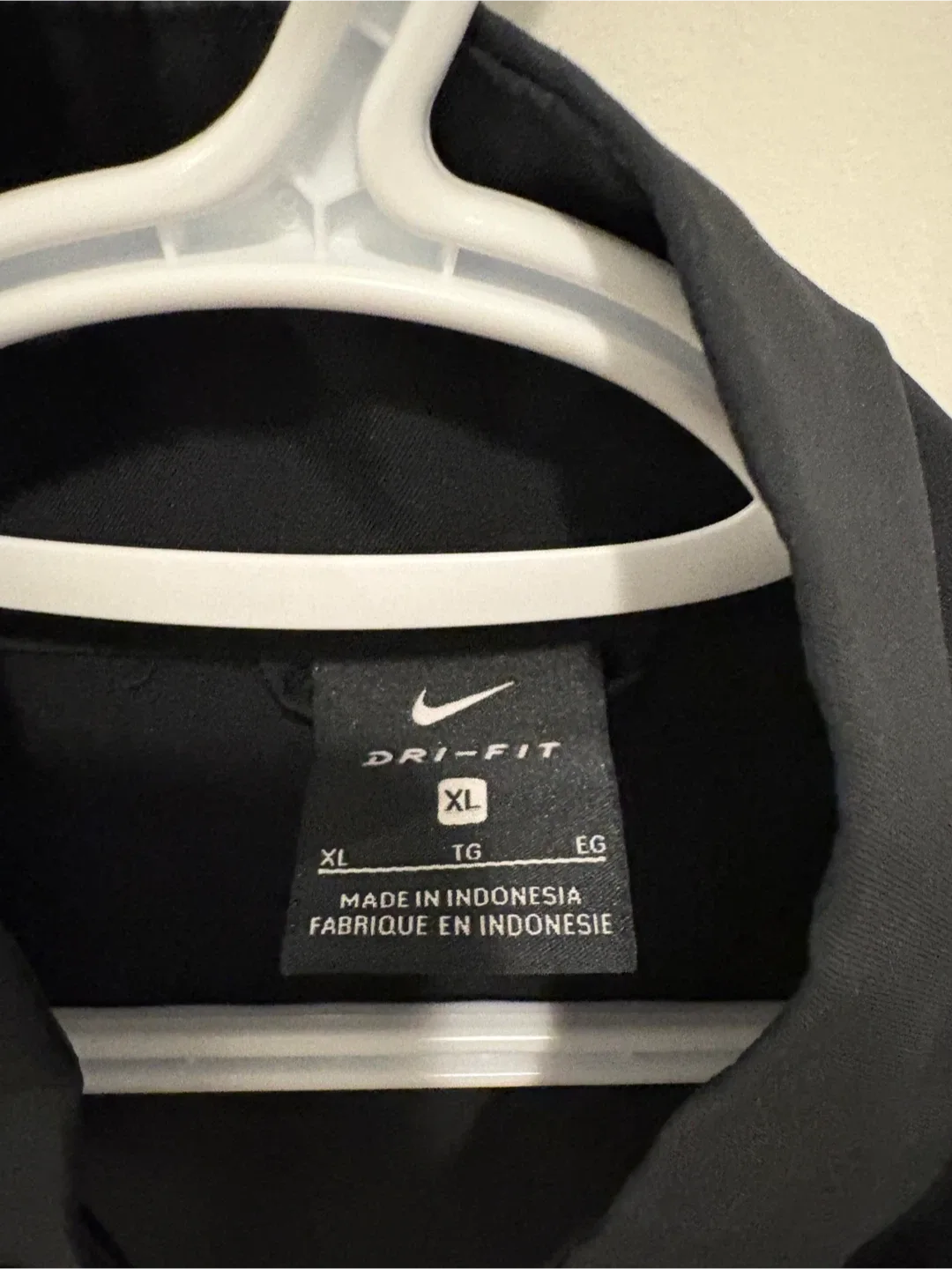 Nike Dri-FIT Black Jacket - XL image indicator(2)