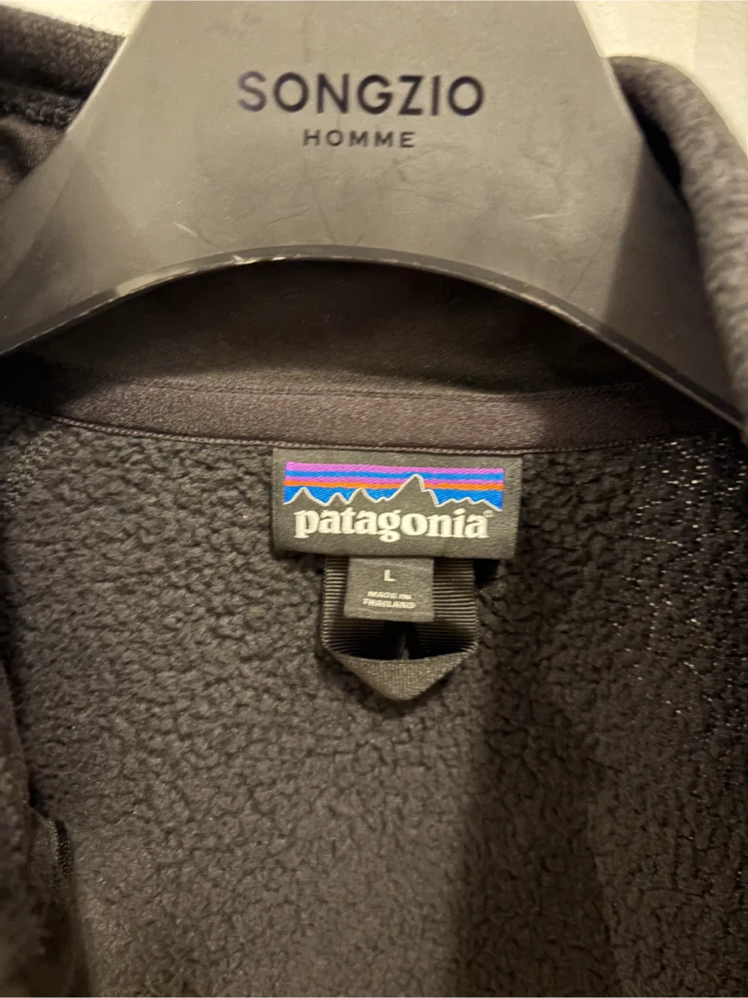 Patagonia Fleece Jacket - Size L image indicator(2)
