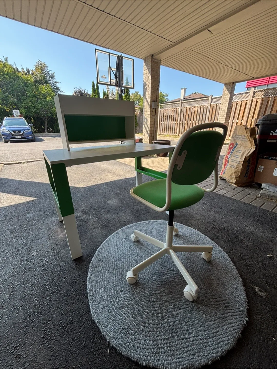 IKEA’s PAHL desk and chair (white/green) with add-on unit image indicator(2)