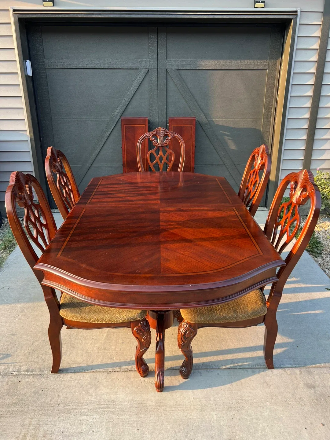 Elegant Mahogany Extendable Dining Table with 5 Chairs thumbnail
