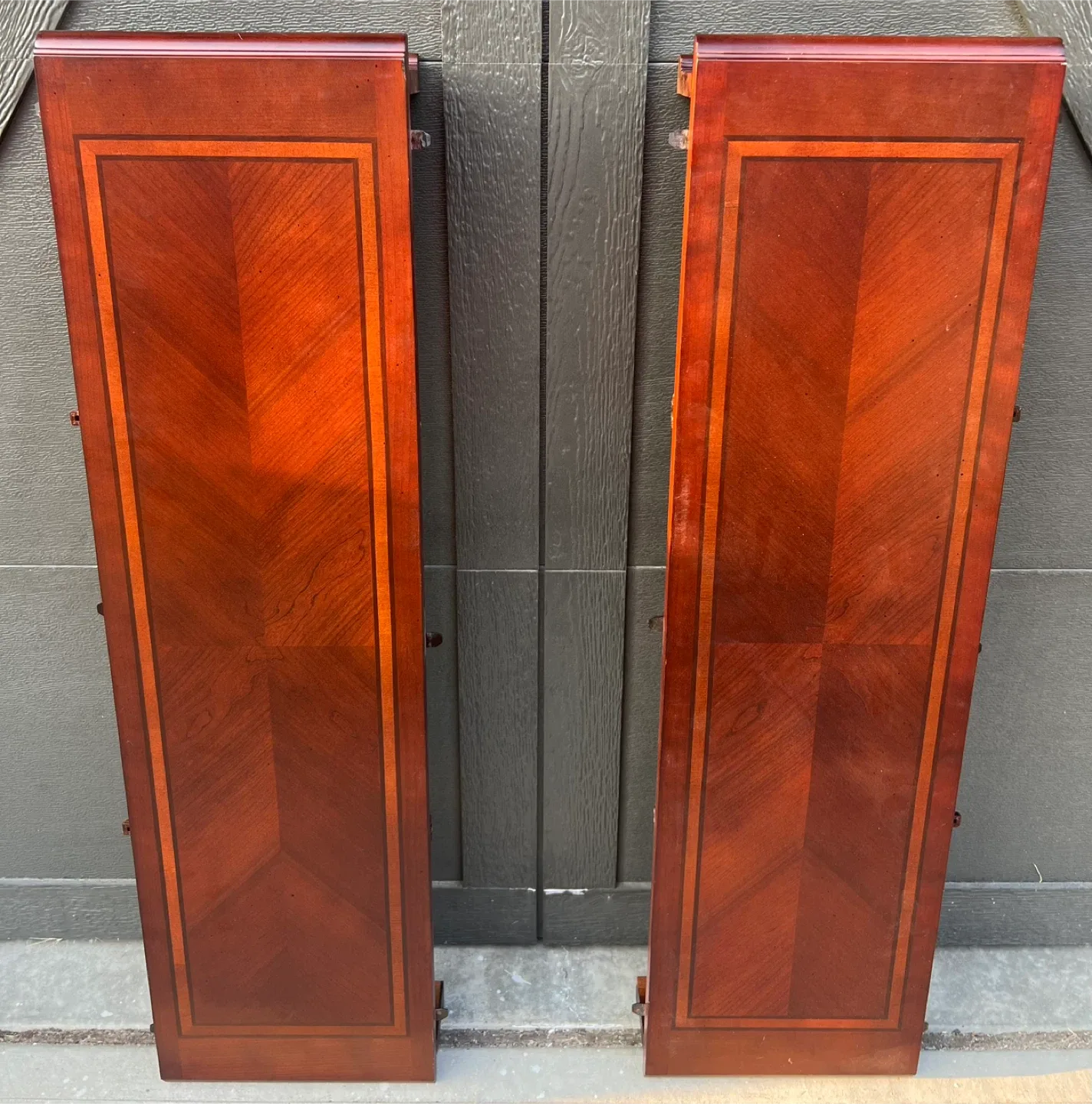 Elegant Mahogany Extendable Dining Table with 5 Chairs image indicator(9)