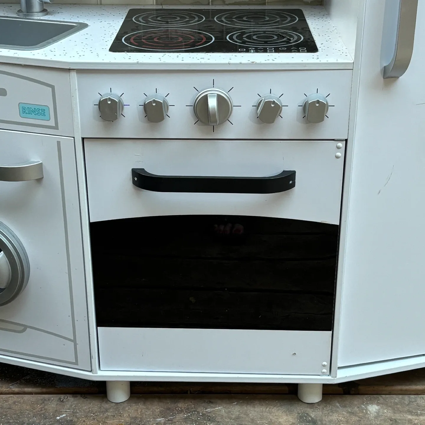 KidKraft Grand Gourmet Corner Kitchen Playset image indicator(4)