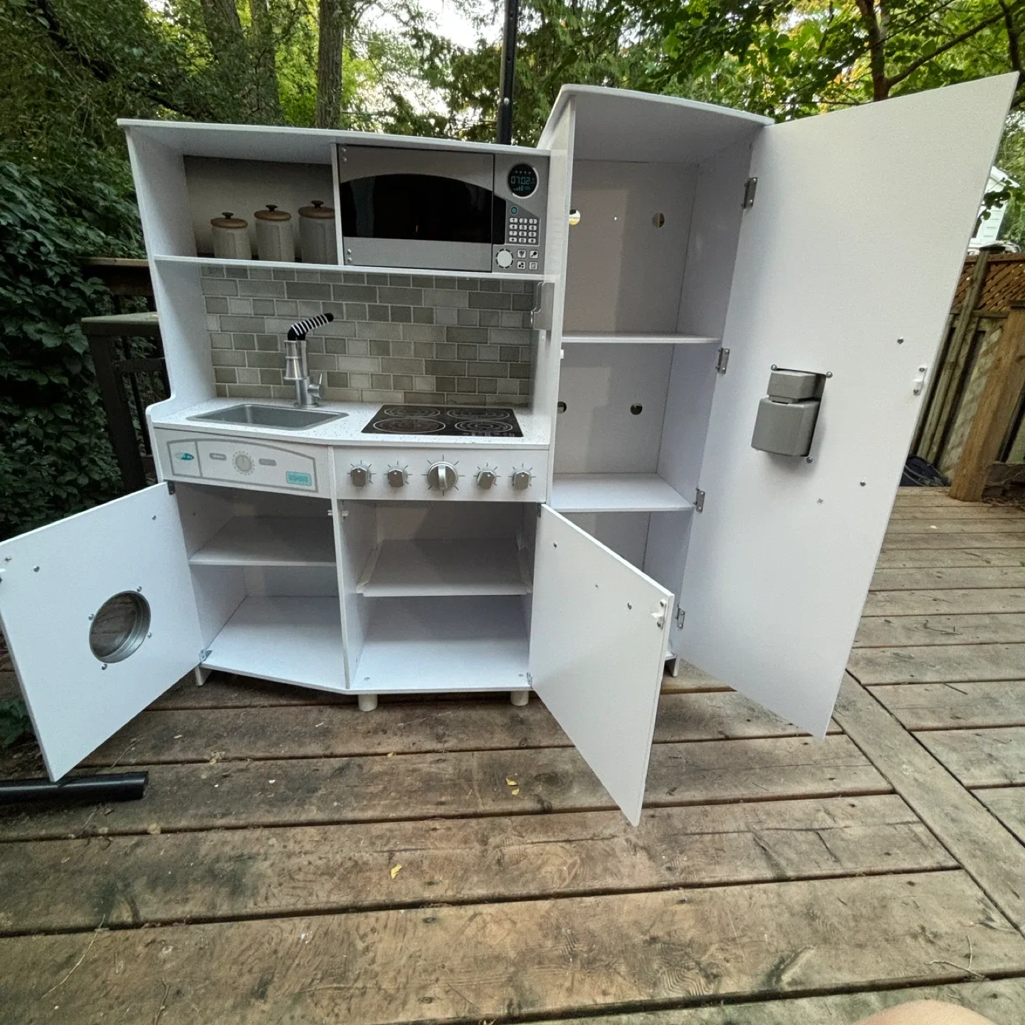 KidKraft Grand Gourmet Corner Kitchen Playset image indicator(2)