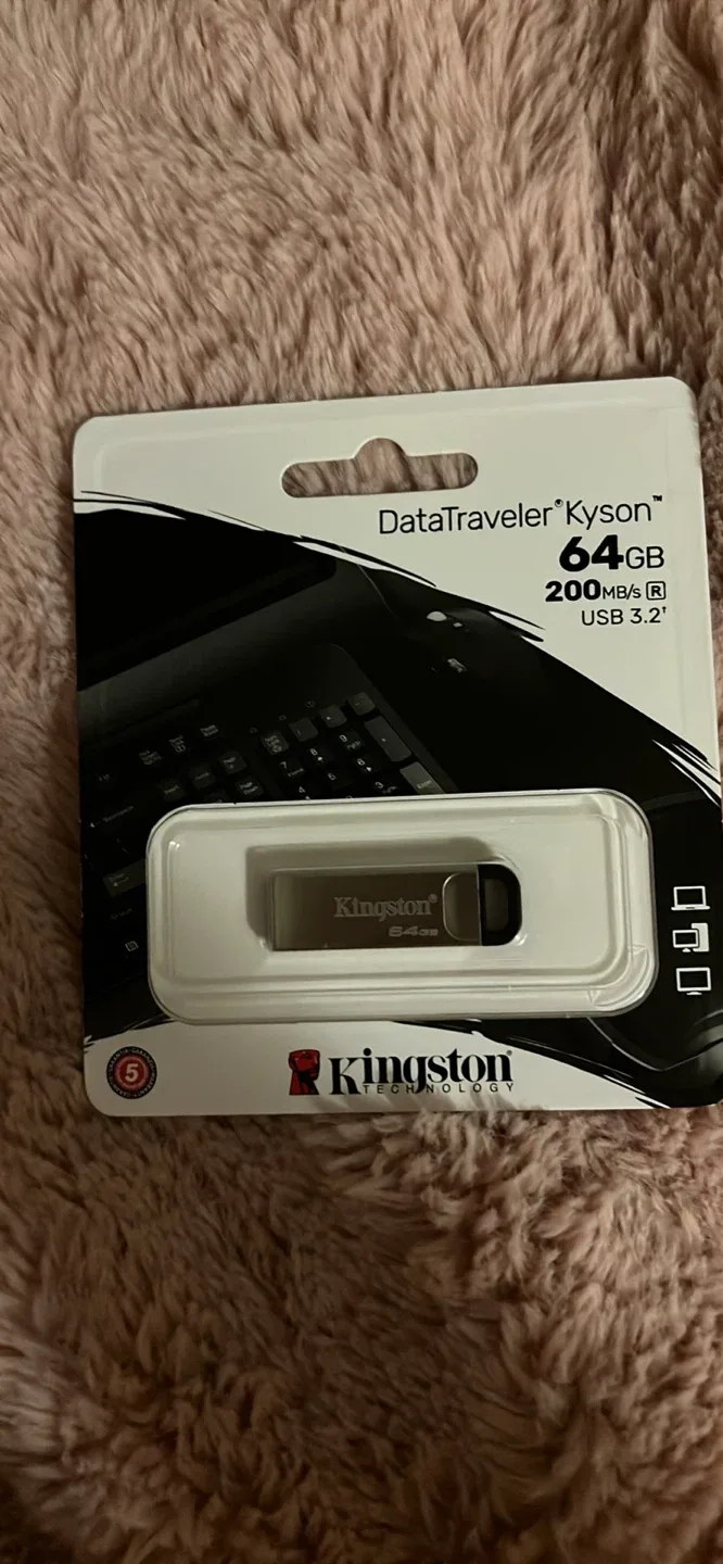 New Kingston DataTraveler 64GB USB 3.2 thumbnail