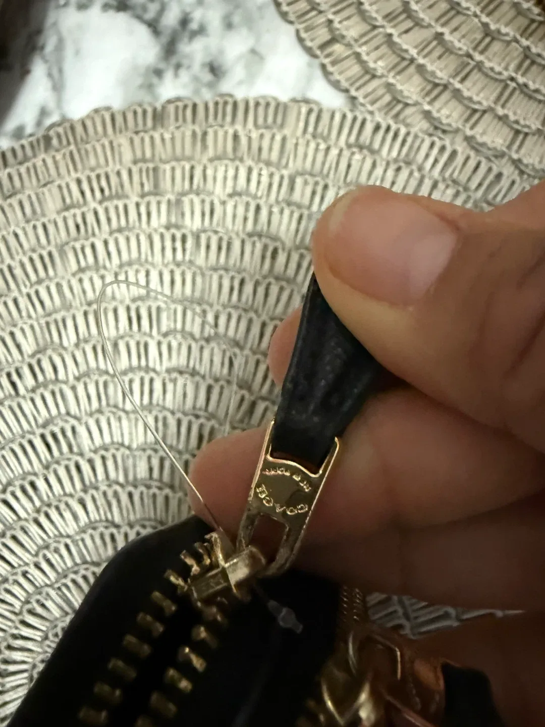 Coach Wristlet image indicator(4)