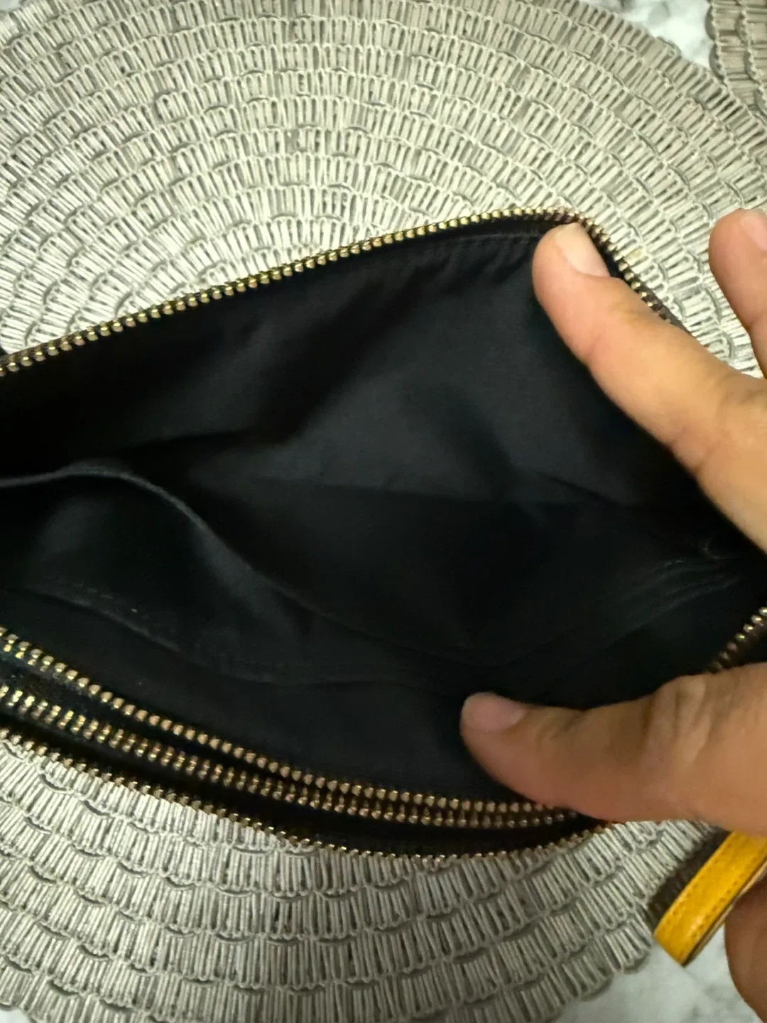 Coach Wristlet image indicator(5)