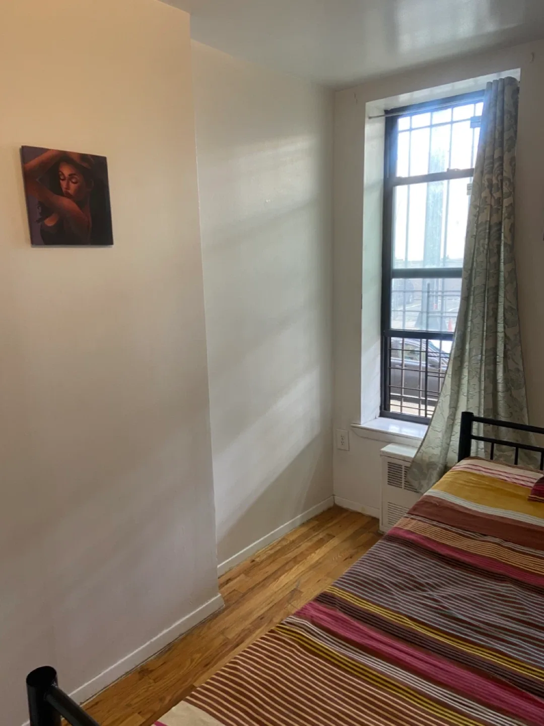 Renting a 1 bedroom inn a 2 bedroom apartment image indicator(6)