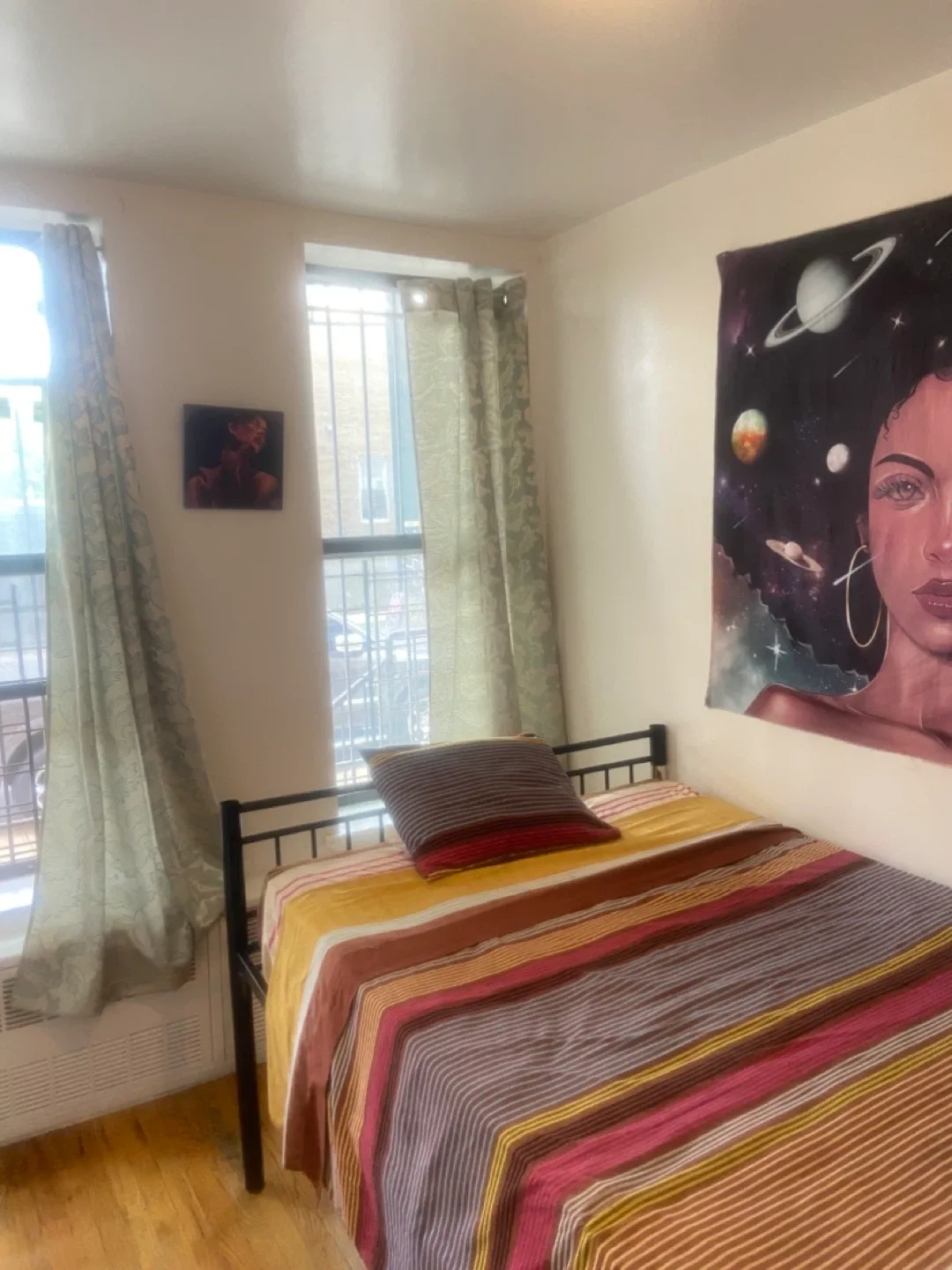 Renting a 1 bedroom inn a 2 bedroom apartment image indicator(4)