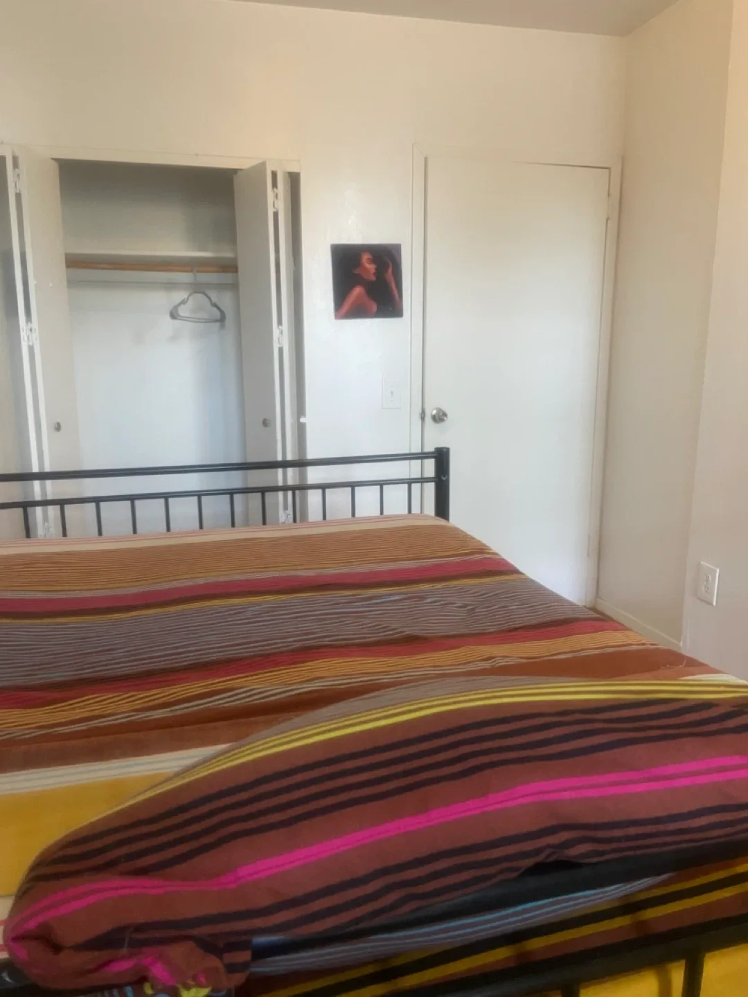 Renting a 1 bedroom inn a 2 bedroom apartment image indicator(3)