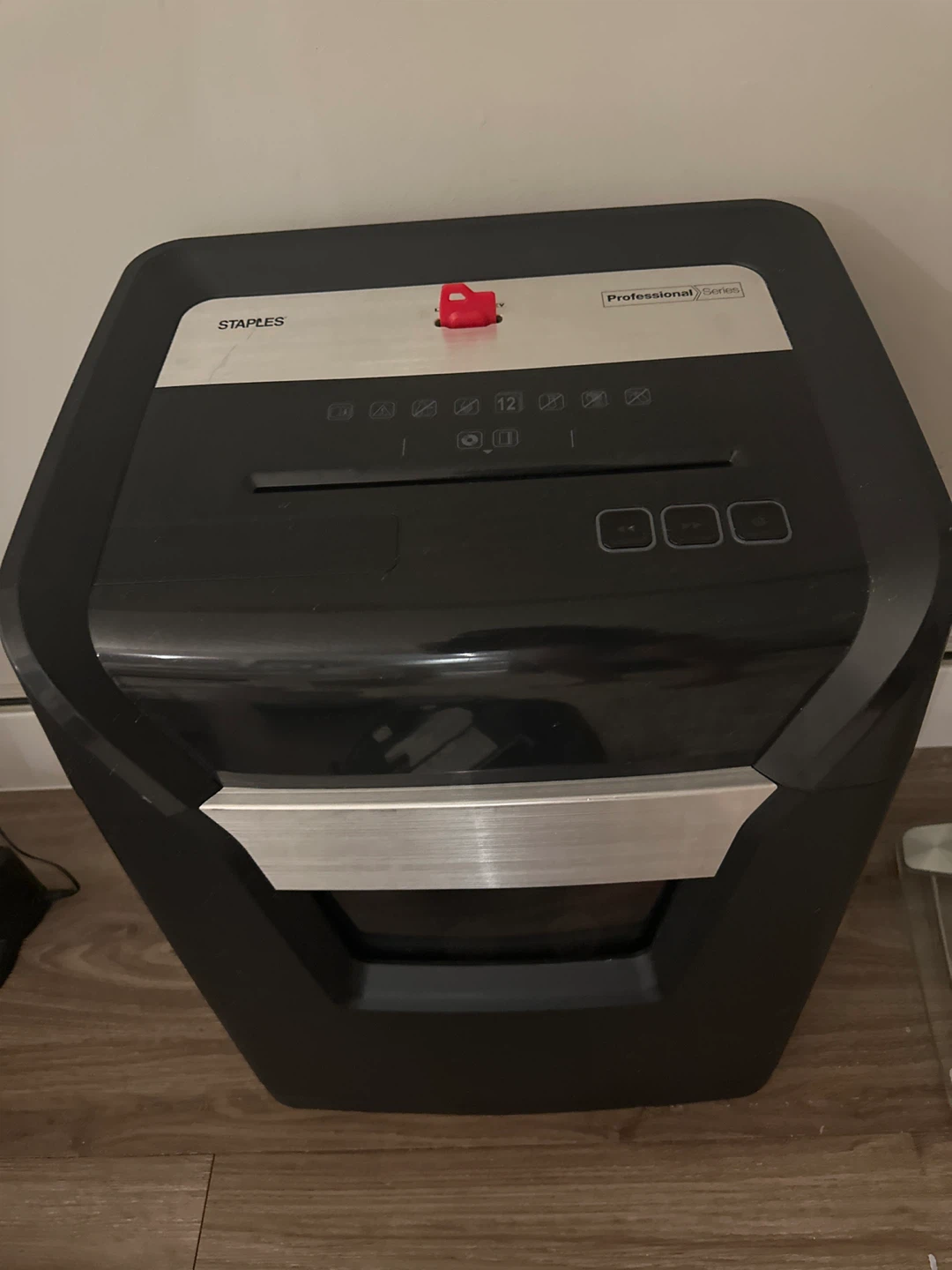 Staples Professional Series Paper Shredder