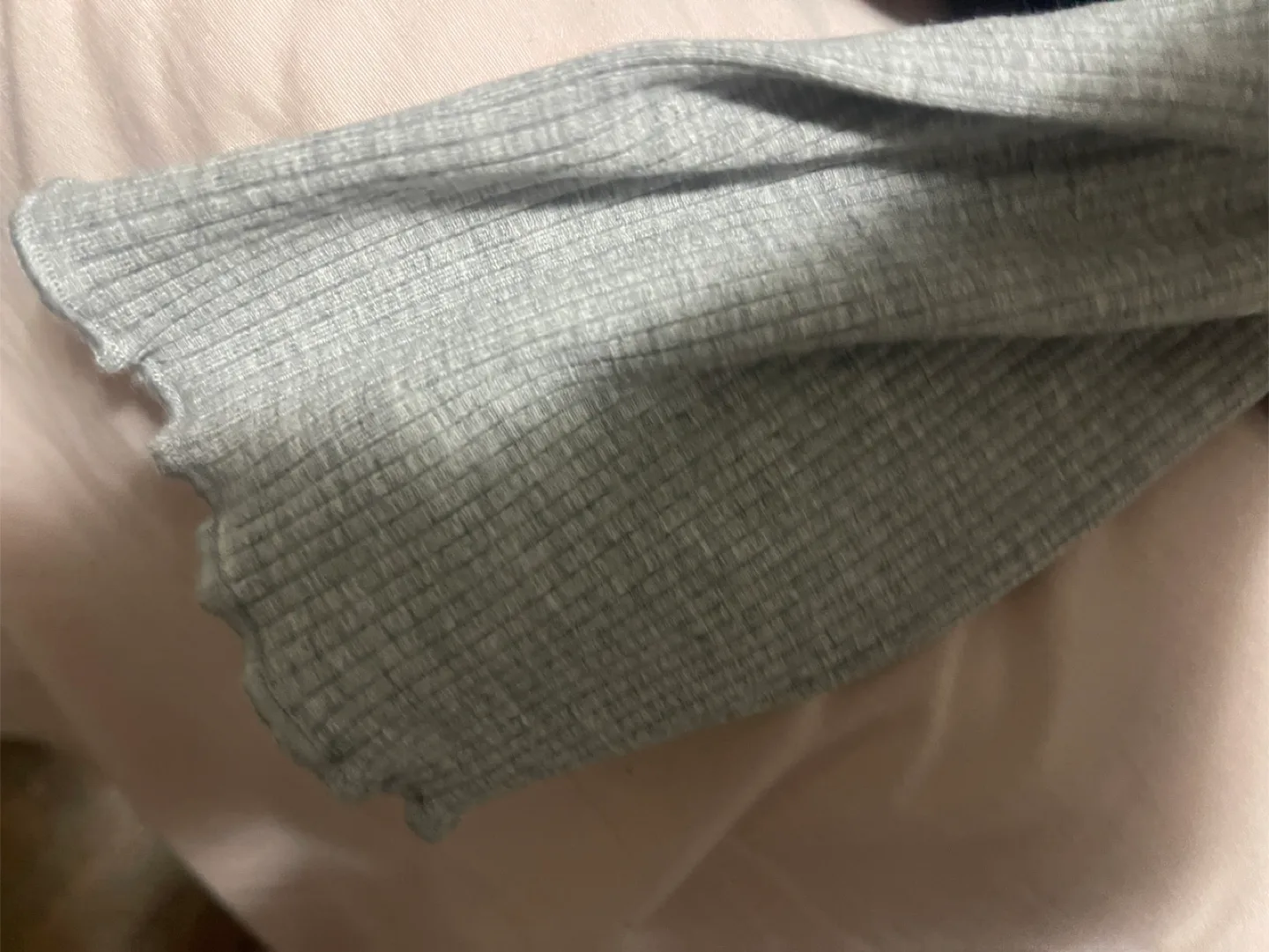 Forever 21 Grey Long Sleeve Top - Size S image indicator(2)