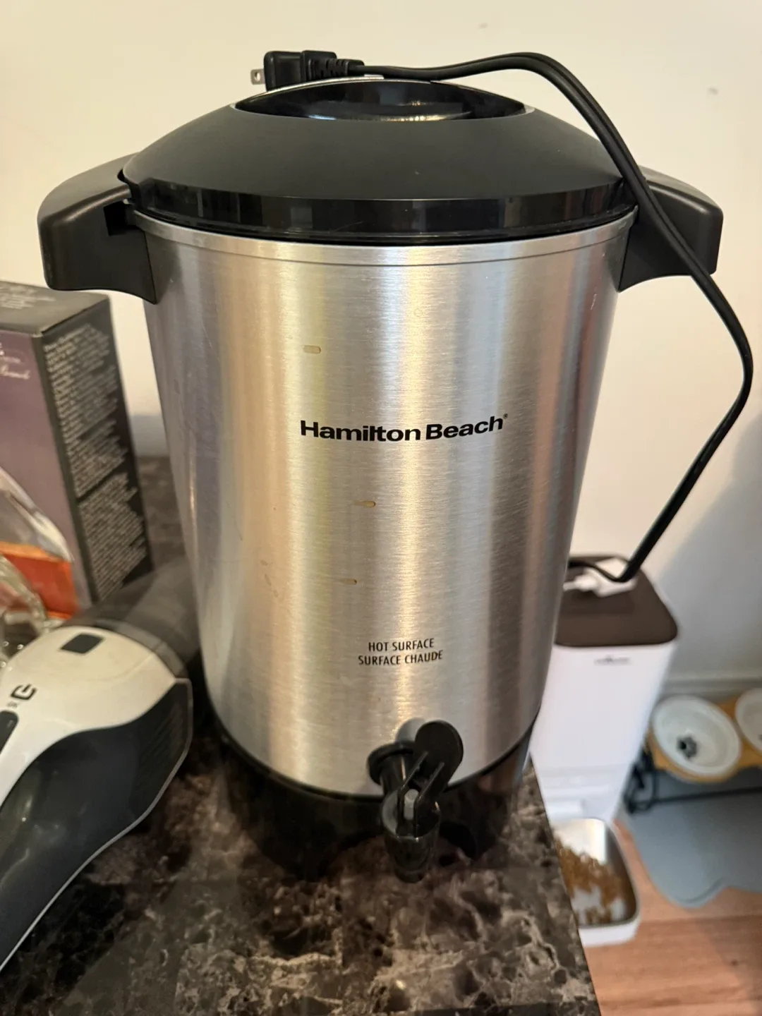 Hamilton Beach 45-Cup Coffee Urn image indicator(2)
