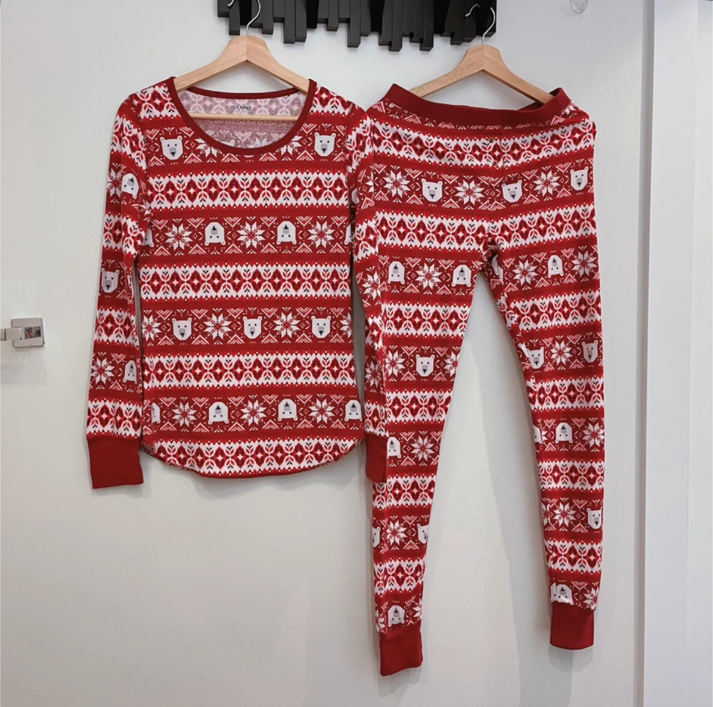 Women’s Old Navy Pajama Set - Size M thumbnail