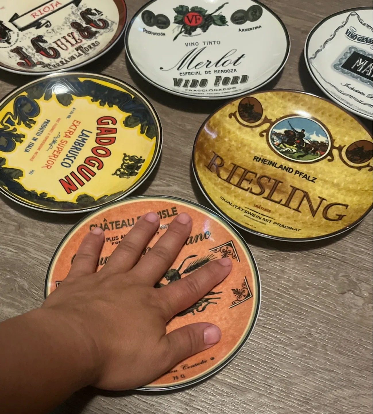 Set of 6 Decorative Wine Plates image indicator(2)