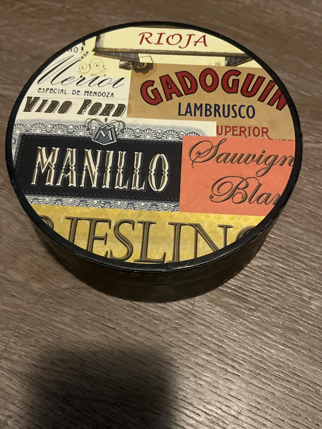 Set of 6 Decorative Wine Plates image indicator(3)