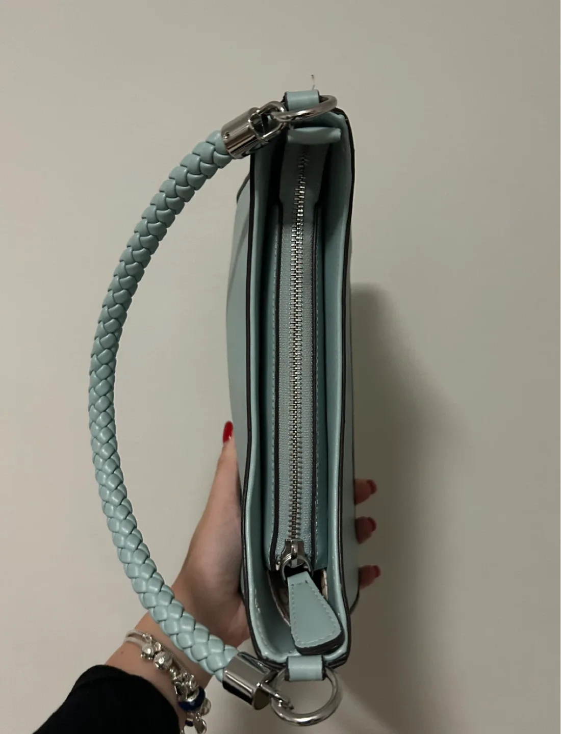 Guess Hand/Shoulder Bag image indicator(6)